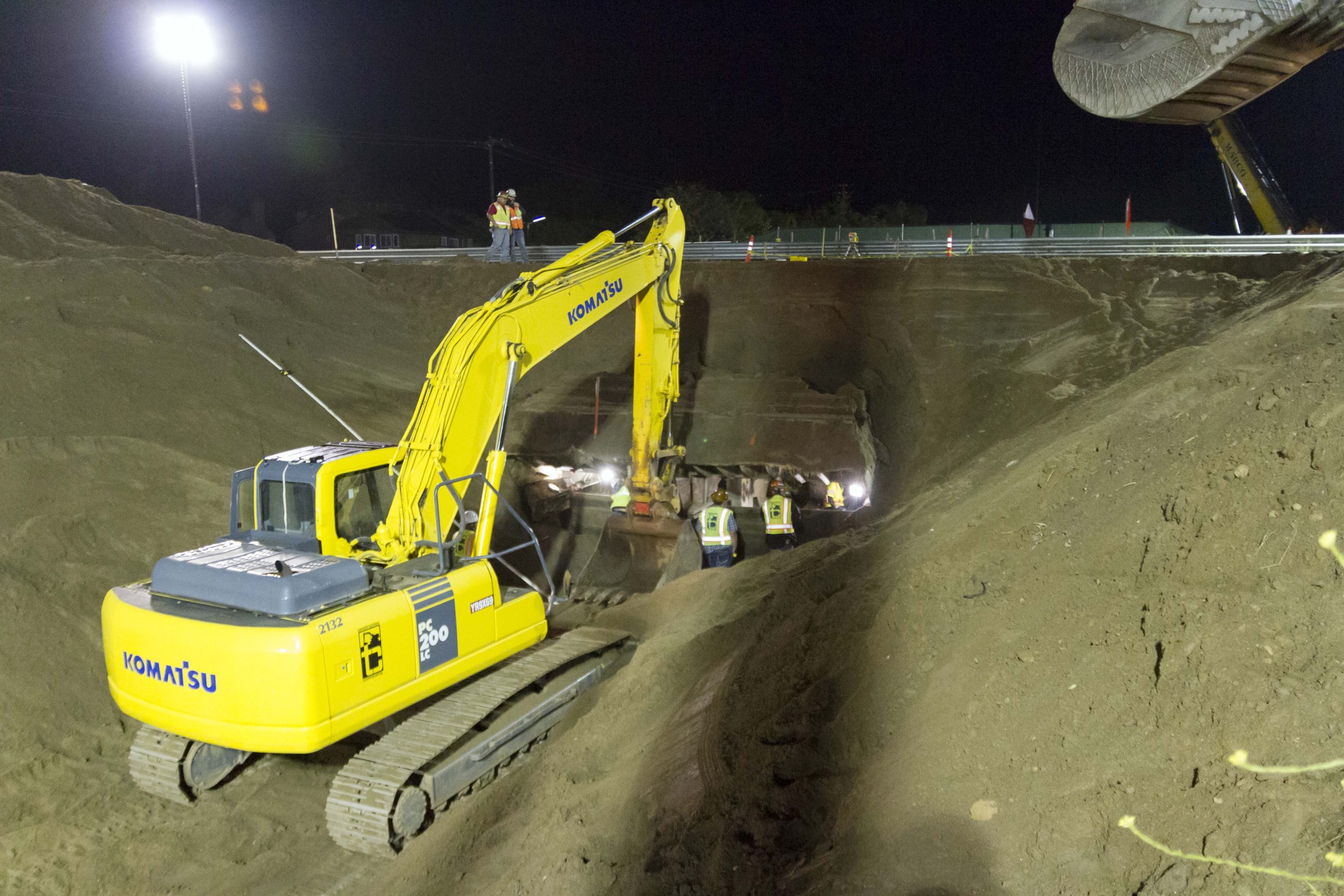 Woodside Ave Flood Control Impvovements trenching