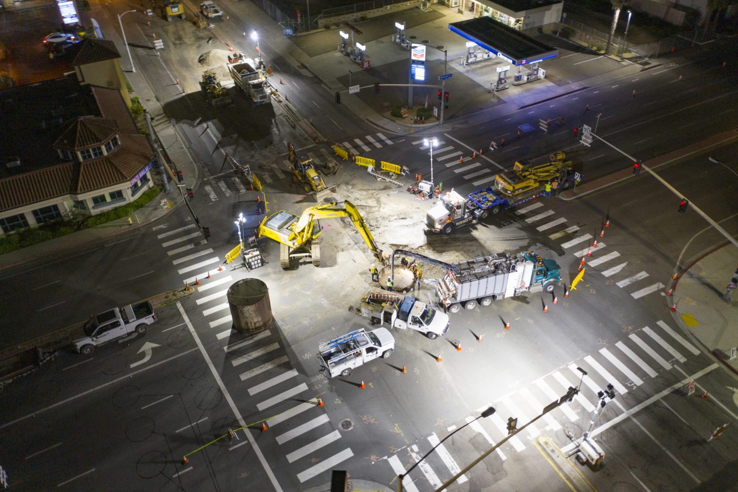 16010 Pacific Beach Pipeline So drilling and installation for manhole in large street intersection
